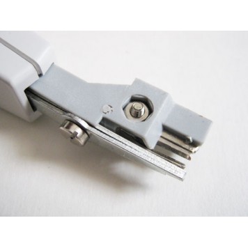 Робоча частина інструменту для закладення кабелю RJ45-3