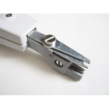 Робоча частина інструменту для закладення кабелю RJ45-4