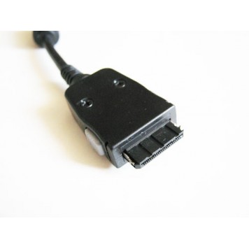 Зворотний бік роз'єму для підключення кабелю до mp3 плеєра Samsung-1