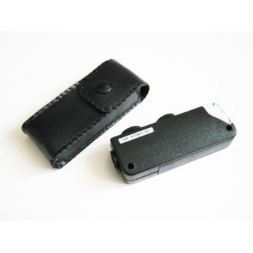 В комплект поставки включен защитный чехол-1