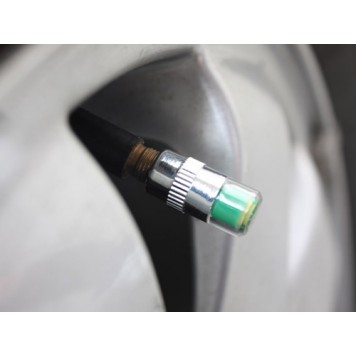 Ковпачок - індикатор встановлений на шину-2