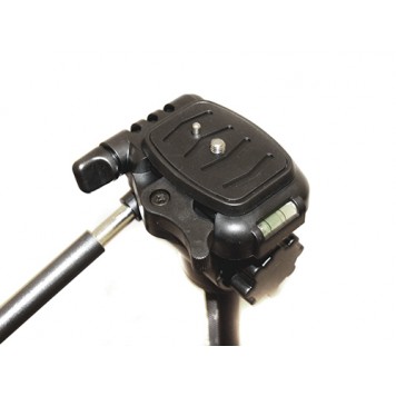 Трихпозиційная голівка штатива має 3 регулювальних гвинта-2