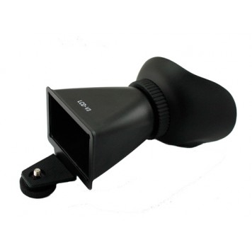 Видоискатель имеет сильный магнит, которым крепится к рамке-2