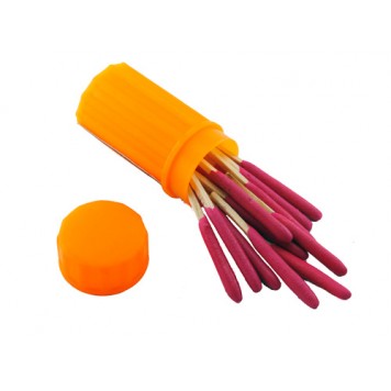 В упаковці 20 вітро і водостійких сірників-1