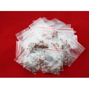 Набір складається з 50 пакетиків по 20 конденсаторів-2