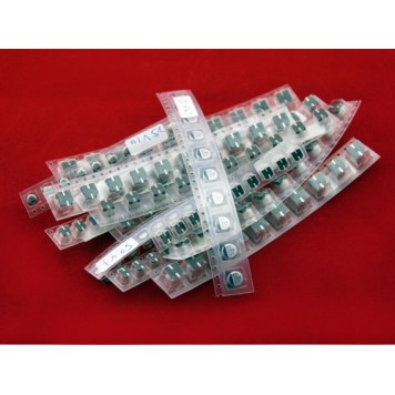 130 алюминиевых SMD конденсаторов 10-50В 1-220мкФ-1