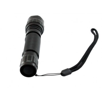 Кнопка включення ультрафіолетового ліхтарика навходиться в торці корпусу-3