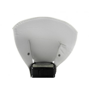 Відбивач розсіювач Лопух, білий встановлений на головку спалаху-1