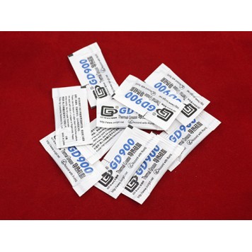 В комплект входят 10 пакетиков термопасты GD900 по 0,5 г-1