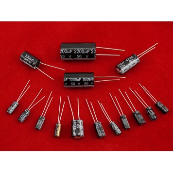 Асортимент електролітичних кондесаторів з набору-1