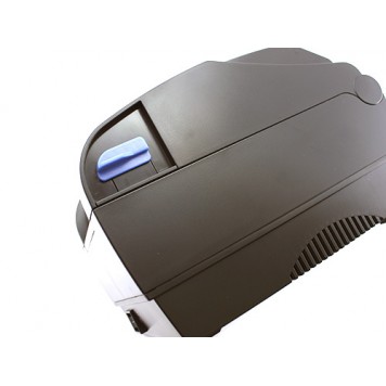 Вид збоку на клавішу відкриття кришки принтера-2