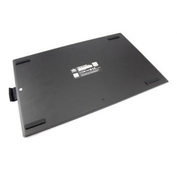 Нижняя сторона корпуса планшета с подножками-1