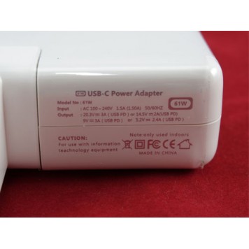 Характеристика зарядного пристрою вказано на корпусі-1