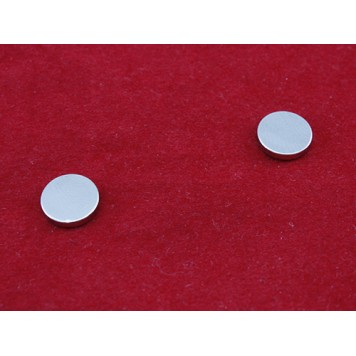 Два неодимових магніти з комплекту поставки-1