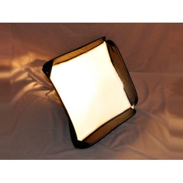 Софтбокс забезпечує м'яке розсіяне світло-4