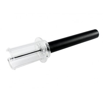 Игла закреплена внутри пластикового держателя-1