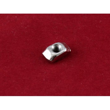 Вид знизу на Т -подібну гайку M3-1