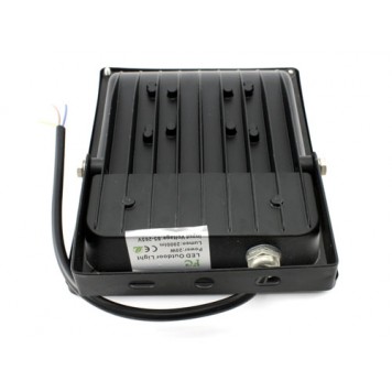 Задня сторона корпусу з ребрами для кращого охолодження-1