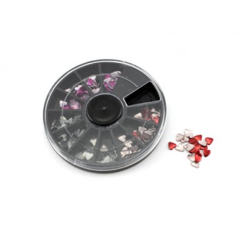 Стрази у формі сердечок розміщені в пластиковій коробочці-2