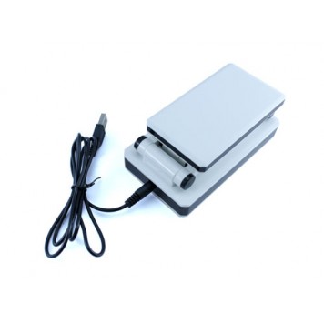 Лампа з підключеним кабелем живлення-1