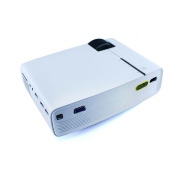 VGA-порт, ІЧ-порт і роз'єм живлення на задній стороні корпусу-3