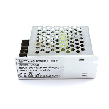 Маркування з характеристиками на корпусі блоку живлення-2