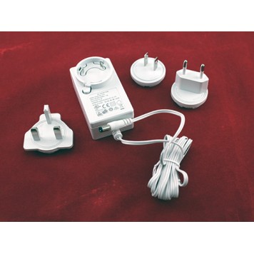 Адаптер питания со съемными сетевыми вилками-1