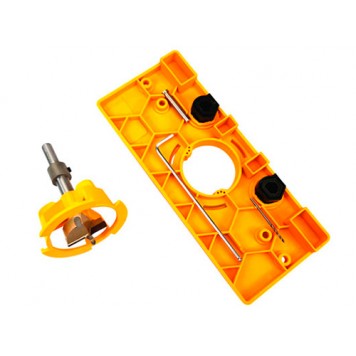 Нижняя сторона шаблона и сверло Форстнера с направляющей-1