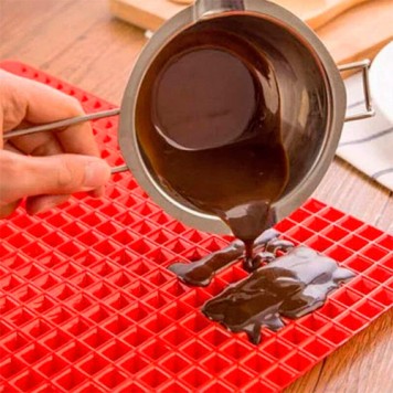 Килимок можна використовувати як форму для застигання шоколаду-2