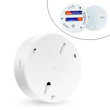 Відсік для батарей знаходиться під задньою стінкою, що відкручується-1