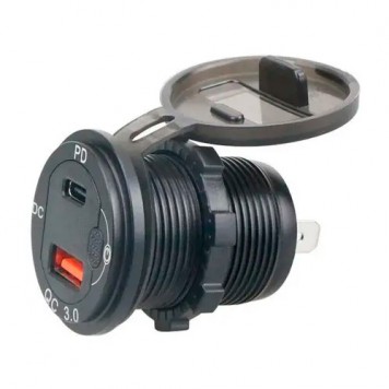 Адаптер оснащений відкидною захисною кришкою-1