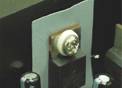Пример использования термопрокладки в комплекте с изоляционной втулкой